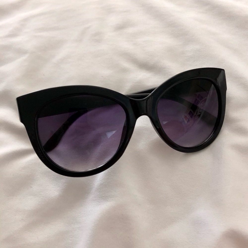 Black Rimmed Sunglasses
